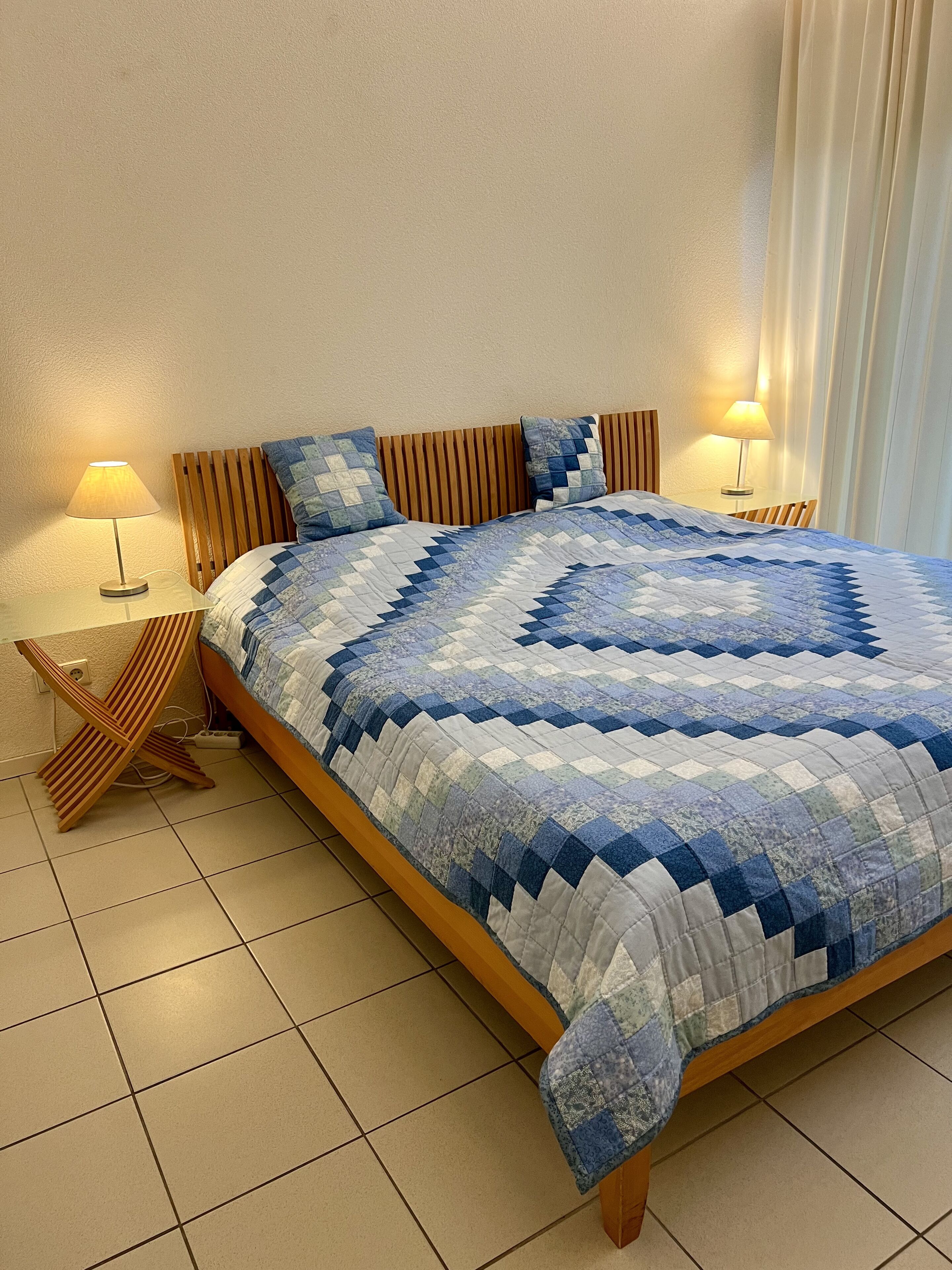 3 chambres, fer et planche à repasser, Wi-Fi gratuit