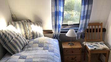 3 makuuhuonetta, silitysrauta/-lauta, ilmainen Wi-Fi