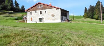 Homerez - Secluded quiet house in Septmoncel with mountain view