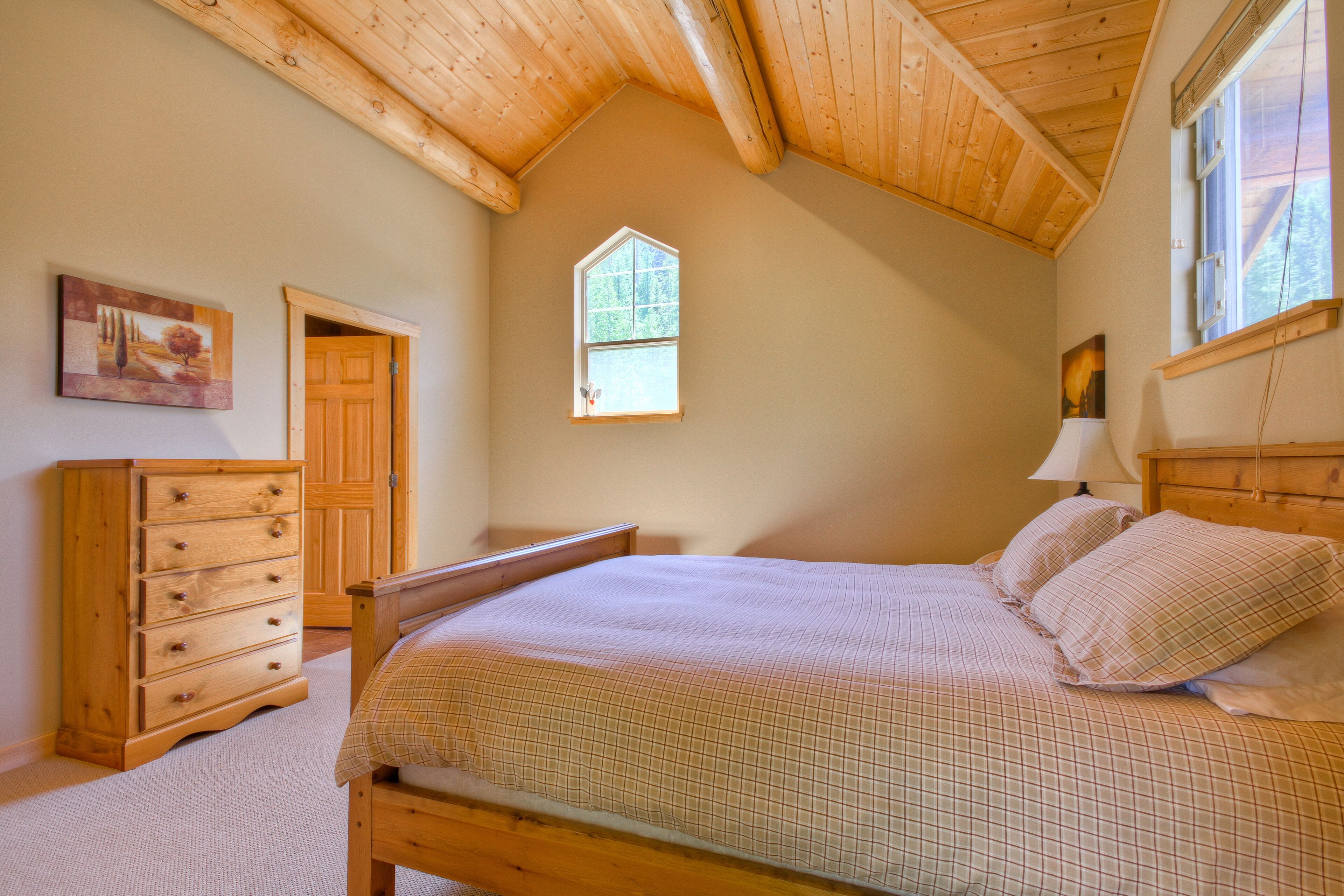Morrisey Chalet At Sun Peaks:  Stunning Mountain Home In Pristine Setting!