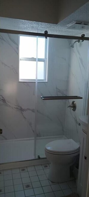 Bathtub, hair dryer - Coastal Cottage with community pool, free parking and boardwalk to beach- SCV 12 (St Augustine Beach)