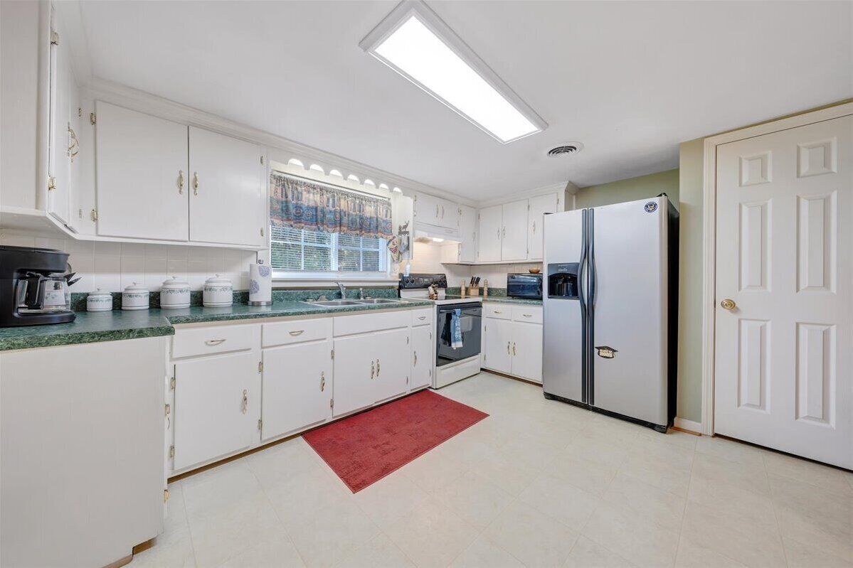 Waterfront Home On James River- Springwood Va