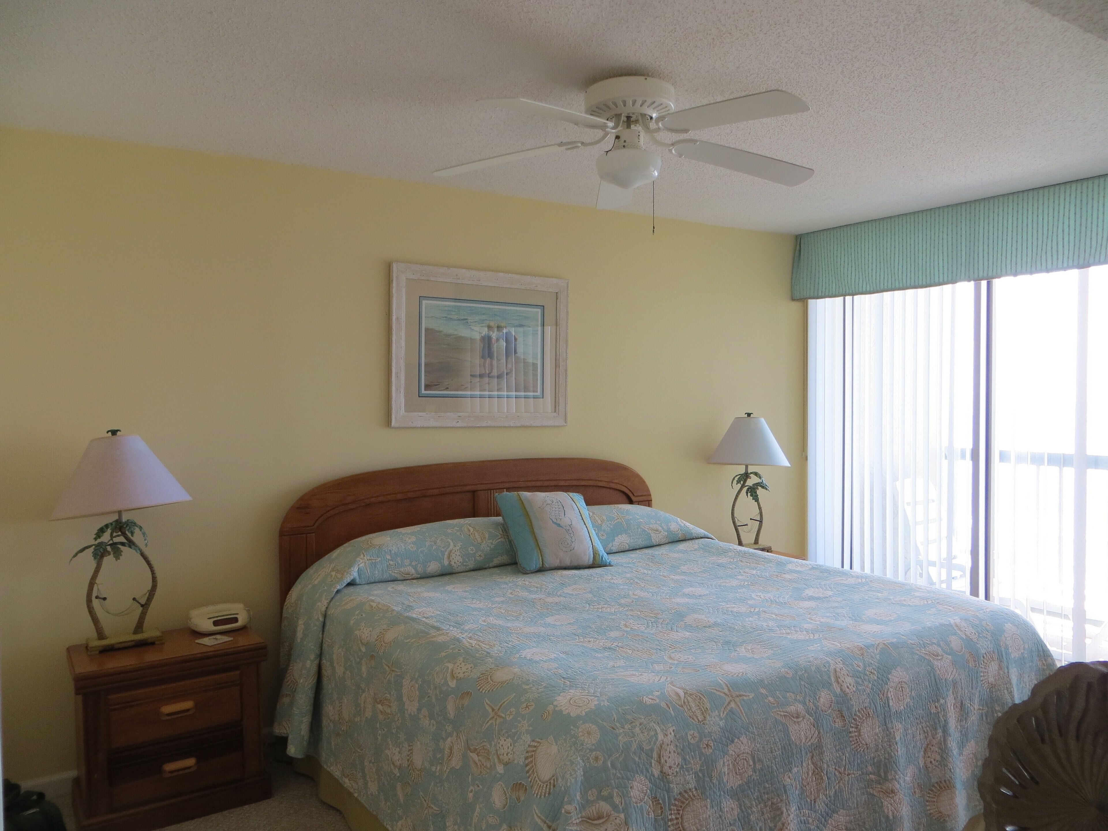 Mimi"s Getaway. Newly Renovated. Beautiful Oceanfront Views...