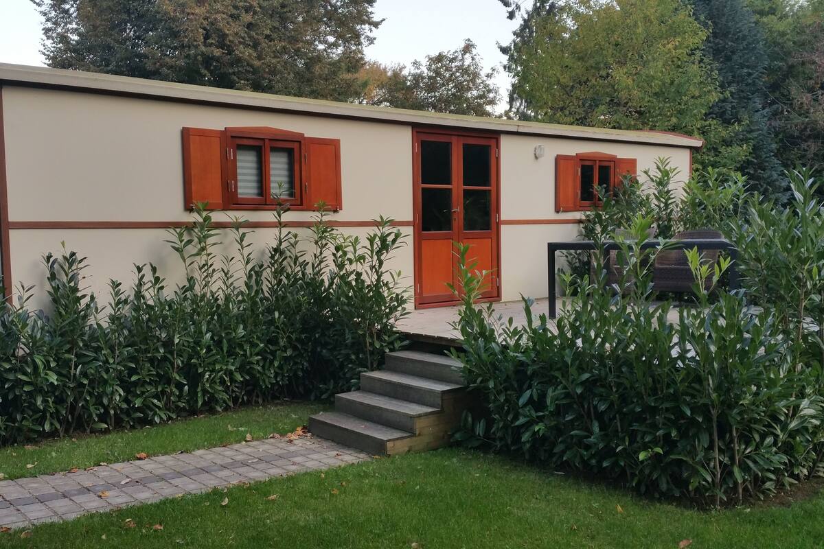 Mobile Home | Minibar, soundproofing, iron/ironing board, free WiFi