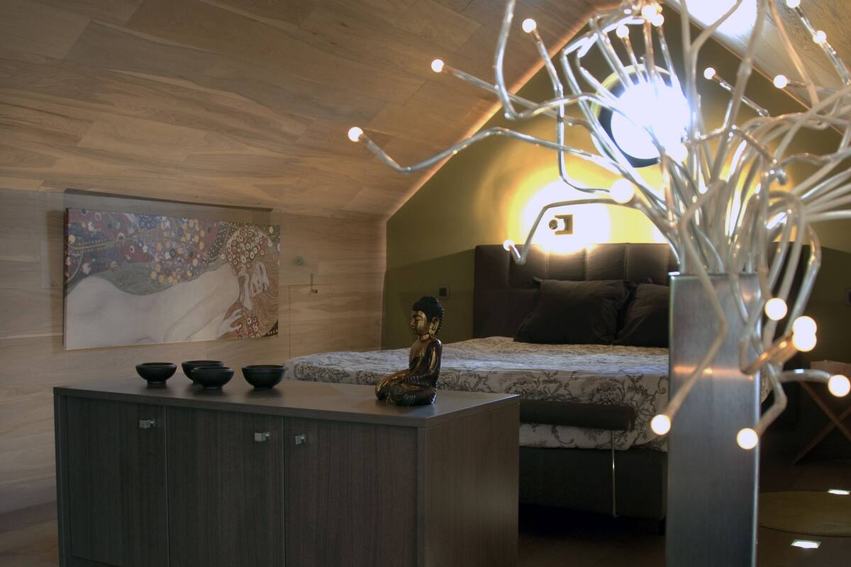 Loft | Minibar, soundproofing, iron/ironing board, free WiFi