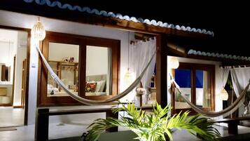 Quarto casal, 1 cama King, para não fumantes | Roupas de cama de algodão egípcio, roupas de cama premium, frigobar