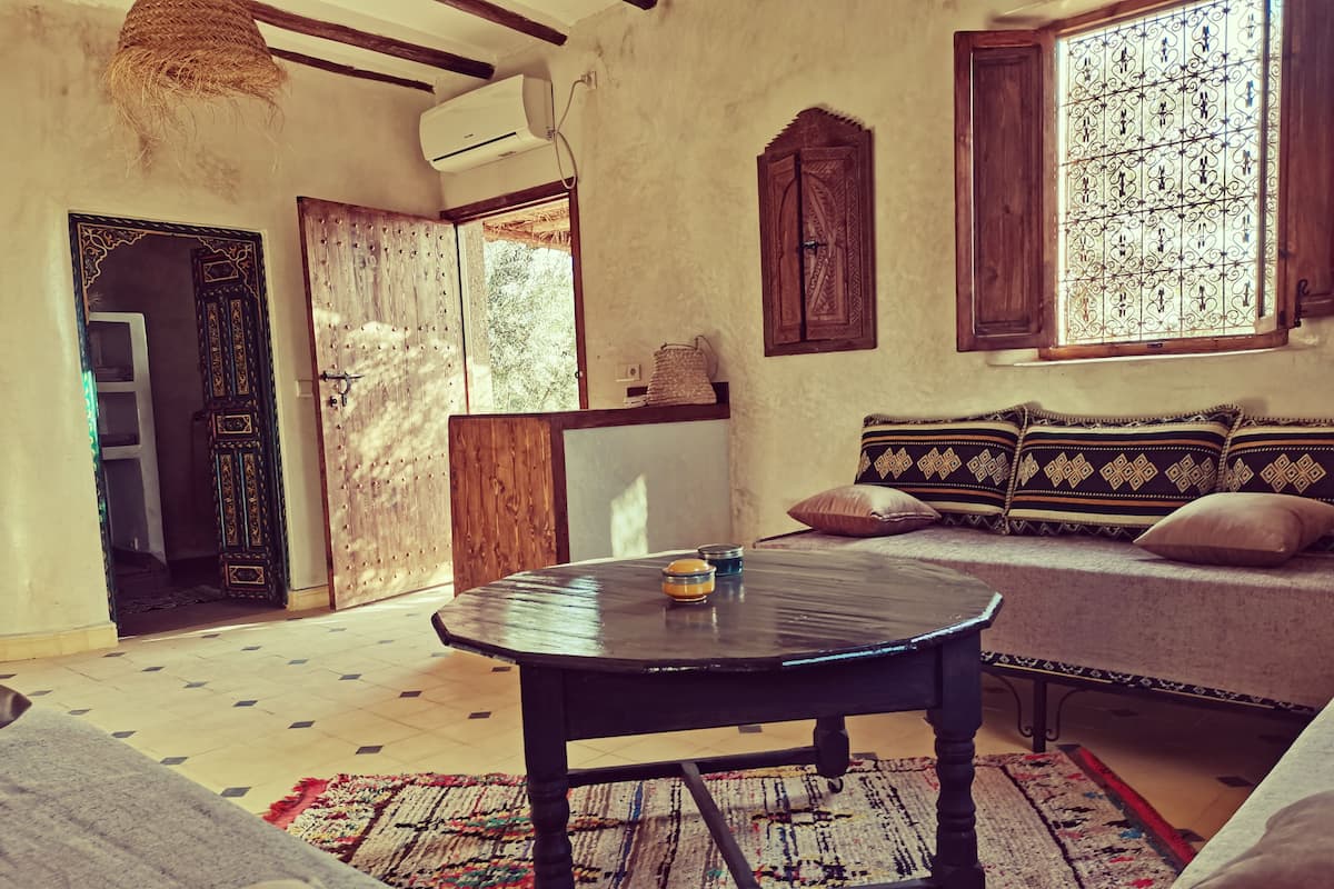 Standard House, Multiple Beds | Living area