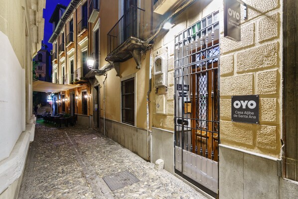 Property entrance - Casa Aljibe de Santa Ana (Granada)