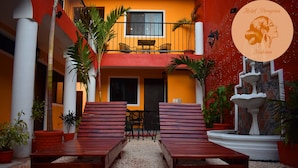 Courtyard - Hotel Peregrina (Valladolid)