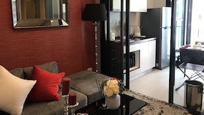 1-Bedroom Condo with Pool View  | Area soggiorno