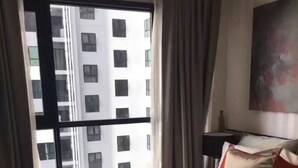 1-Bedroom Condo with Pool View  | Vista dalla camera
