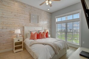 3 bedrooms, iron/ironing board, Internet, bed sheets