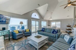 Televisión LCD, videojuegos, reproductor de DVD y futbolito 