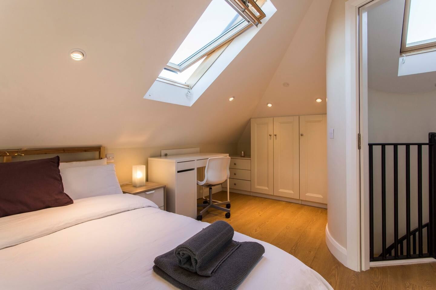 Huge 5-bedroom Family Home in Dublin Suburbs w/ Parking