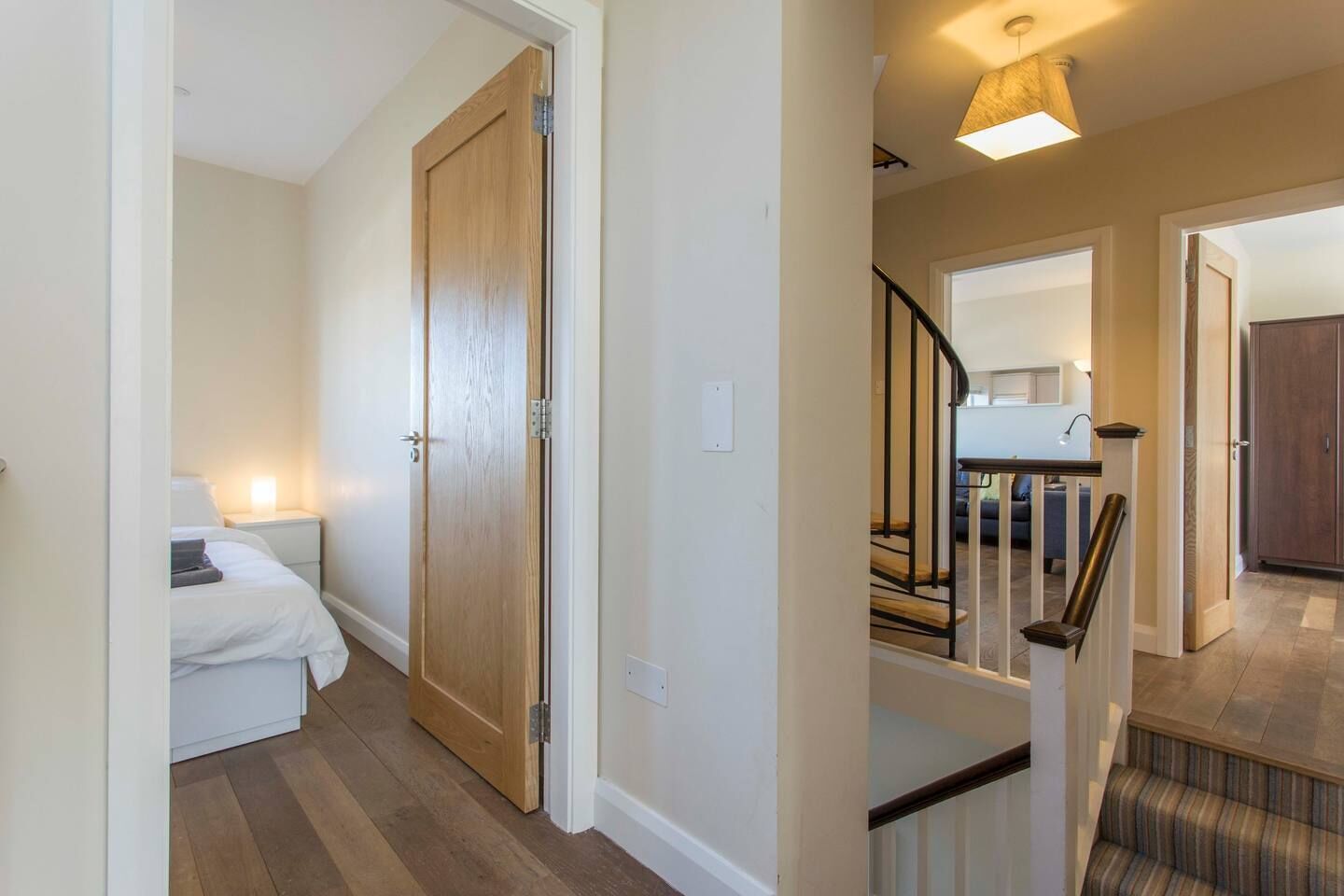 Huge 5-bedroom Family Home in Dublin Suburbs w/ Parking