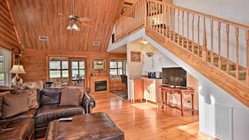 TV, fireplace, DVD player, stereo