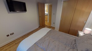 1 chambre, fer et planche à repasser, Wi-Fi, draps fournis