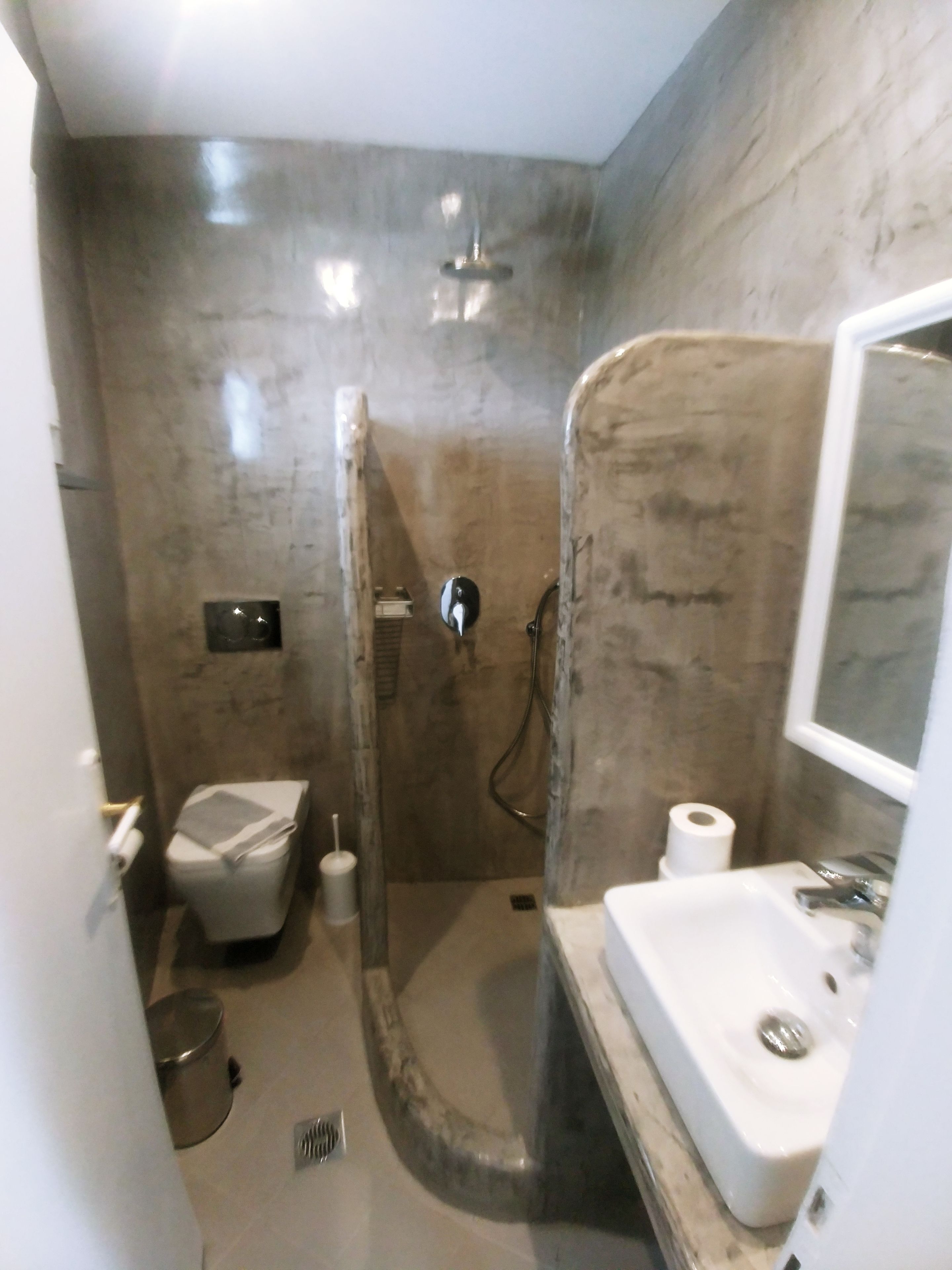 Romani Studios Perissa