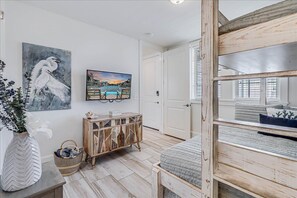 2 chambres, fer et planche à repasser, Wi-Fi gratuit, draps fournis