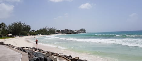 Una spiaggia nelle vicinanze, teli da spiaggia