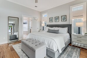 3 bedrooms, desk, iron/ironing board, free WiFi