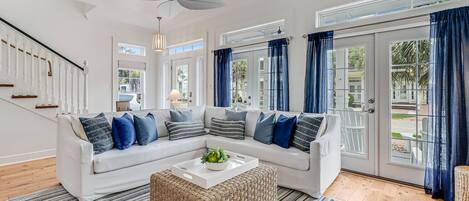 Smart TV, reproductor de DVD, libros y videoteca