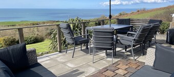 Amazing sea views Set in 7 acres of fields Dog friendly On the welsh coast path.