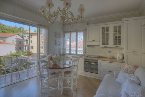  'CASA GRANDIS' charm in the heart of Bordighera 