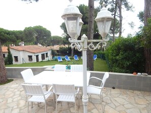 屋外ダイニングエリア