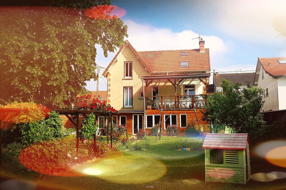 20 km from Disney, air-conditioned T4, for 14, on the ground floor of our pretty house