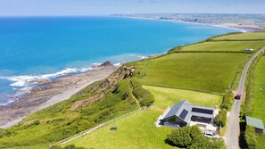 Exterior - Stunning luxury cliff top retreat - direct access to the South West Coast Path. (Bude)