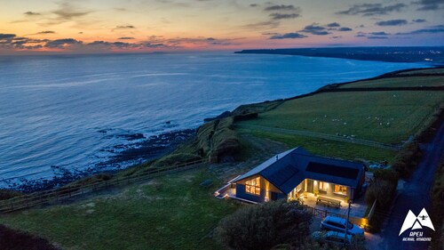 Stunning luxury cliff top retreat - direct access to the South West Coast Path.