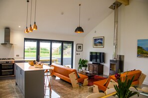Interior - Stunning luxury cliff top retreat - direct access to the South West Coast Path. (Bude)