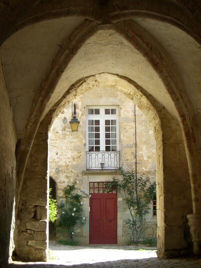 Landmarked stone house by a stream with extraordinary charm