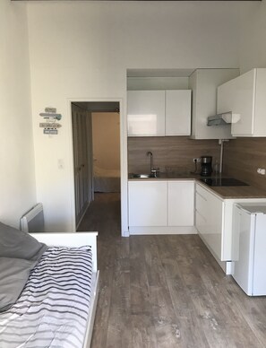 1 Schlafzimmer, Bügeleisen/Bügelbrett