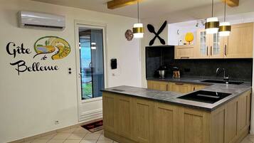Fridge, microwave, oven, dishwasher