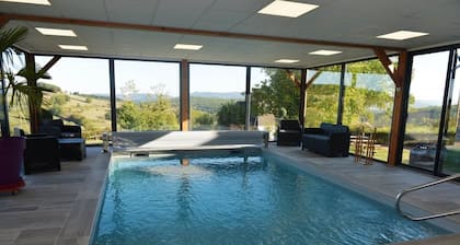 Haus mit eigenem beheizten Innenpool, Spa und Dampfbad