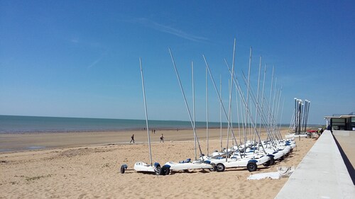 Lieu idéal pour se ressourcer, rue privée calme, foret 2mn, plage 10mn à pied 