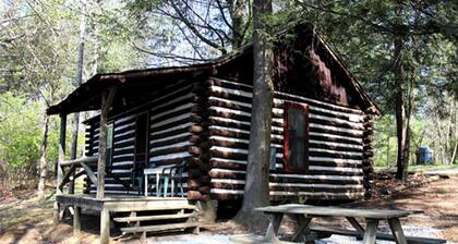 Historic one bedroom log cabin