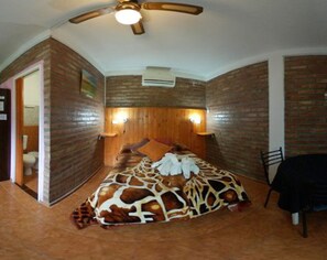 Standard Room | Hypo-allergenic bedding, desk, free WiFi, bed sheets - Sol y Luna (Los Molles)