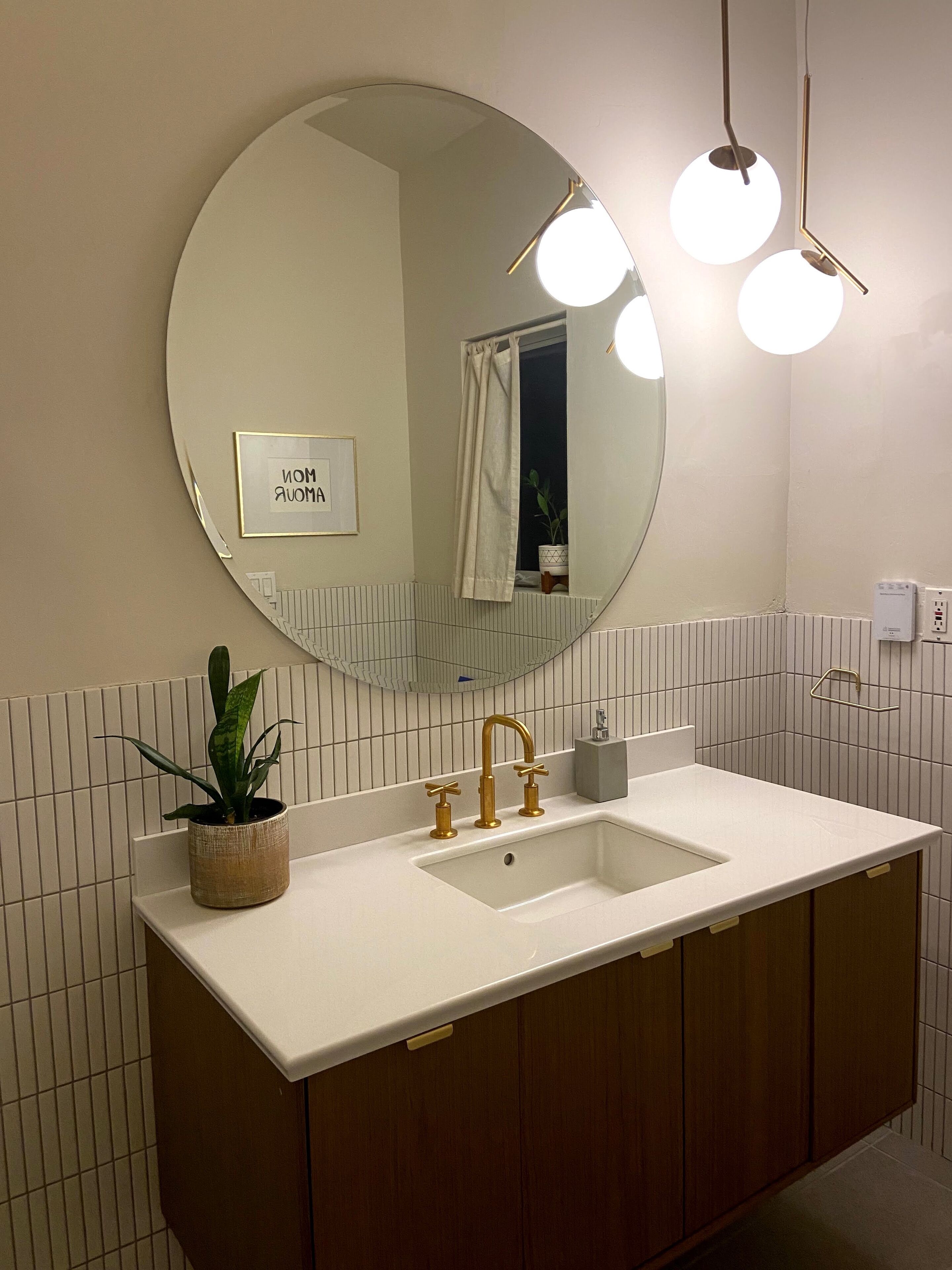 Tranquil, Modern Retreat with Distant Mountain Views, Sauna, Wood Stove