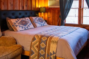 Iron/ironing board, WiFi, bed sheets - The Western Suite at Panther Valley Ranch (Hot Springs)