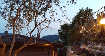 Chalet bleu - vue imprenable sur le lac