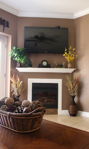 Äskettäin kalustettu 2 makuuhuoneen ja 2 kylpyhuoneiston parkkipaikalla Pigeon Forgessa