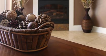 Äskettäin kalustettu 2 makuuhuoneen ja 2 kylpyhuoneiston parkkipaikalla Pigeon Forgessa