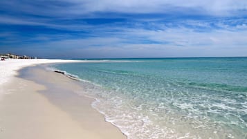 Ubicación a pie de playa y tumbonas