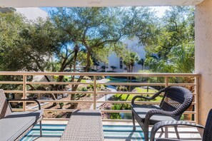 Property grounds - 2219 Villamare - 2 Bedroom Oceanfront Condo Complex (Hilton Head Island)