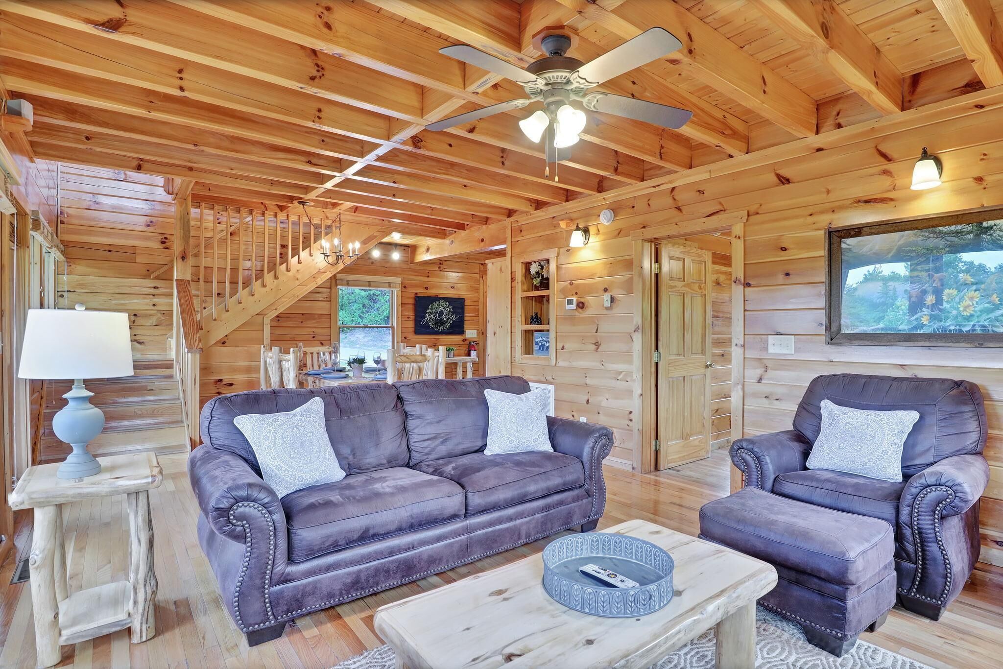 Stairway to Heaven - Pet Friendly| Luxury Resort Cabin w/ Brand New Hot Tub!