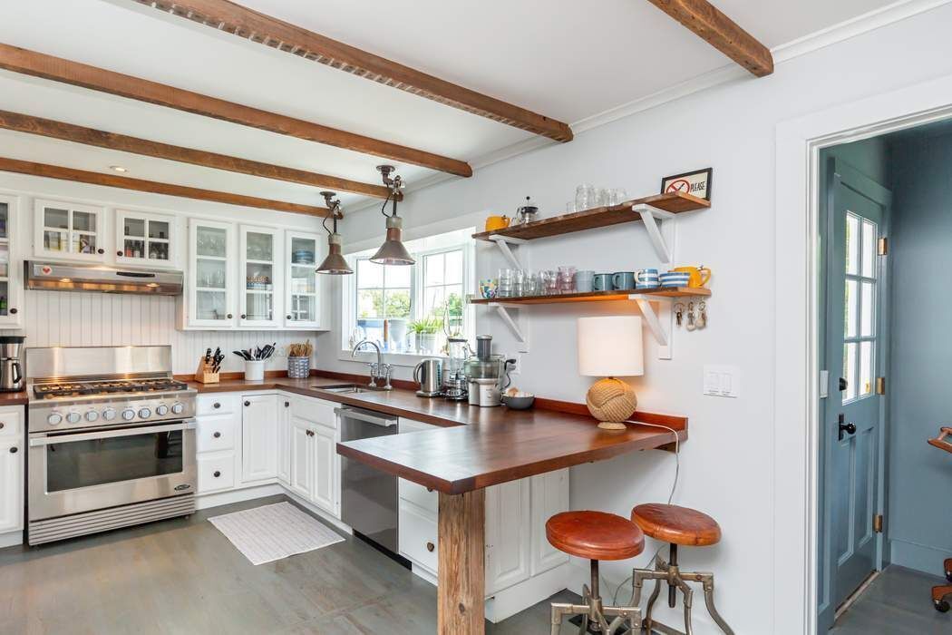 Renovated Sag Harbor Village 4 Bedroom With Pool + New Bronco with Beach Pass!