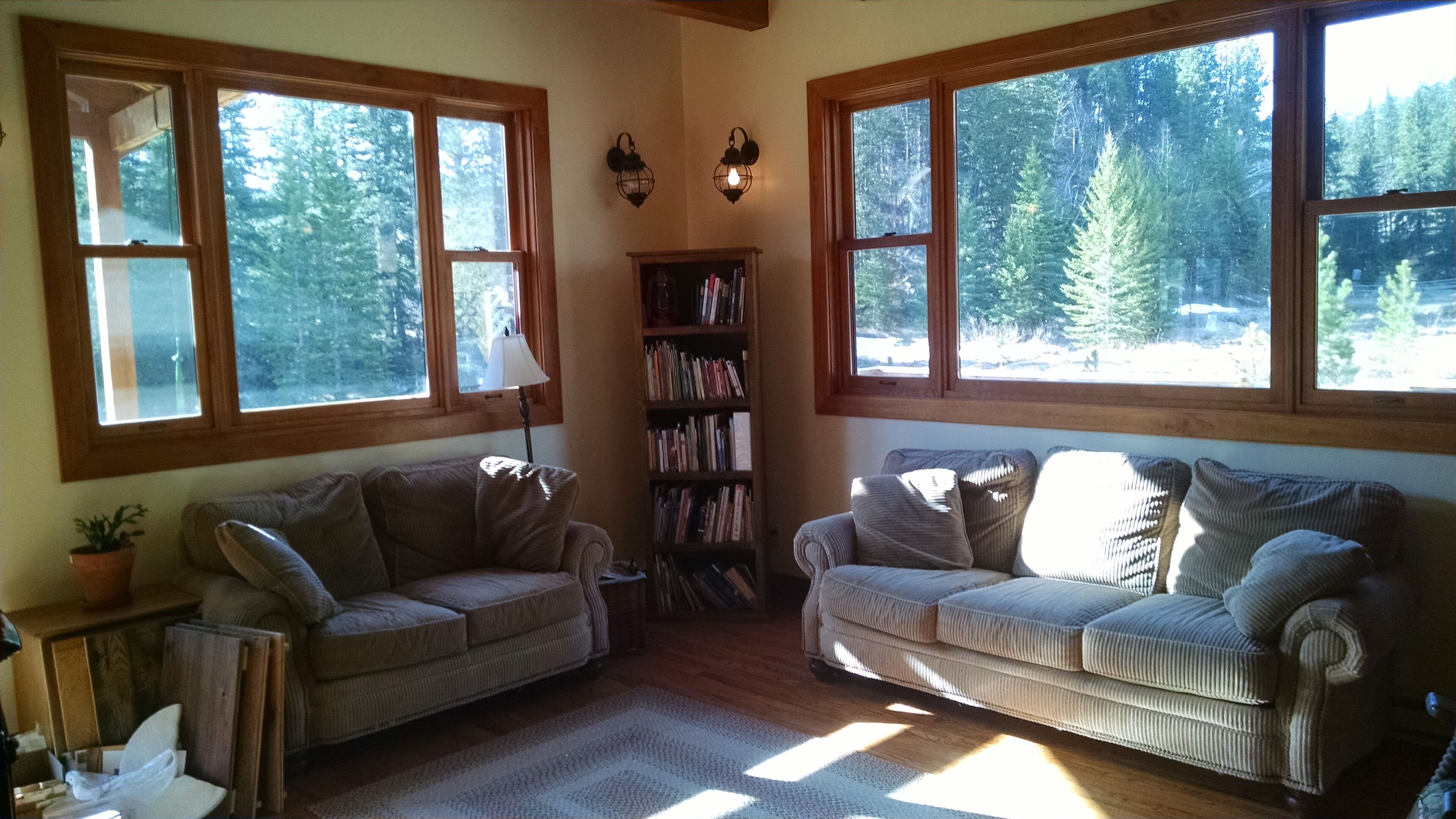 Peaceful cabin w/ pond and babbling creek off the beaten path